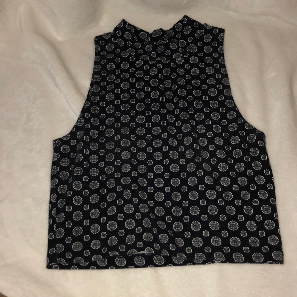 Print high neck crop top